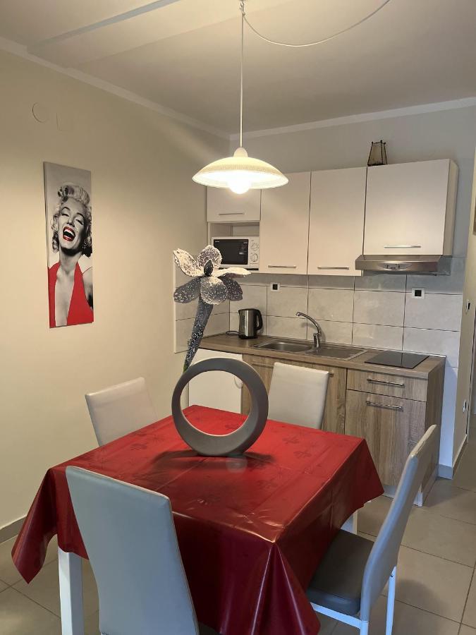 Apartmani Ivica 크르크 외부 사진